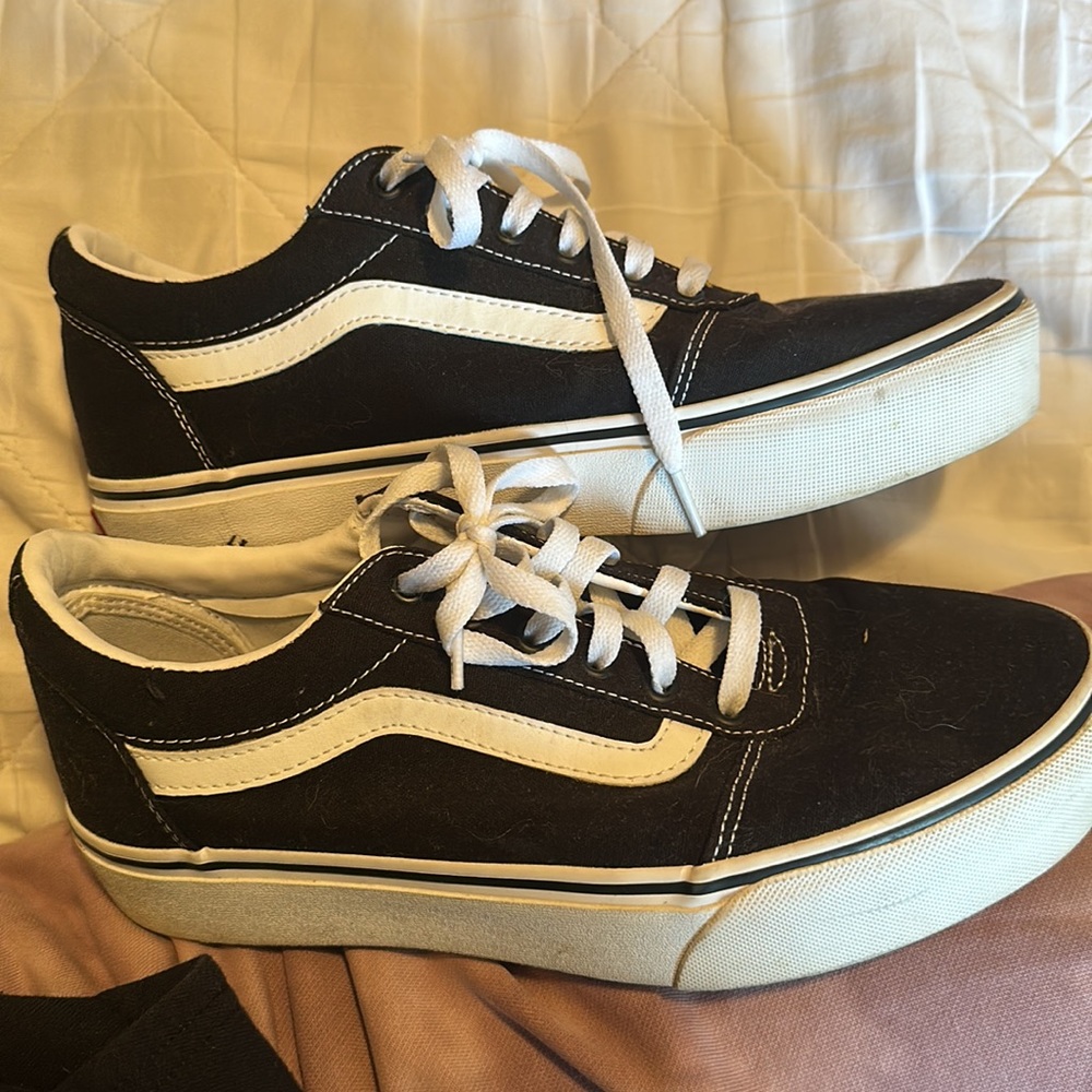 Vans - Picture 2 of 7